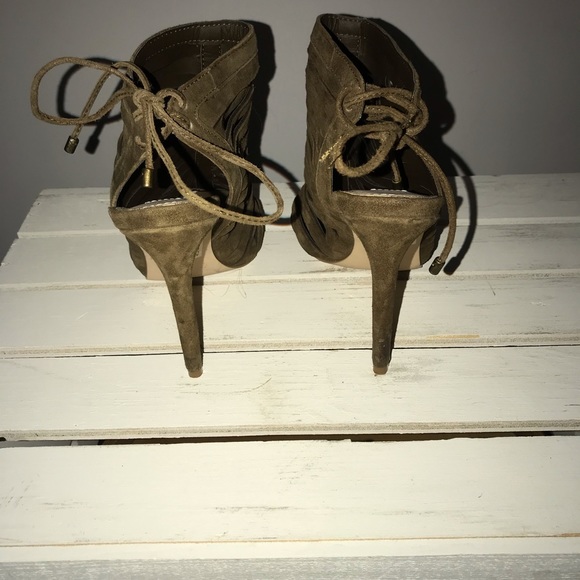 Steve Madden ‘Alayna’ Cage Sandal - Army Green - Picture 2 of 4